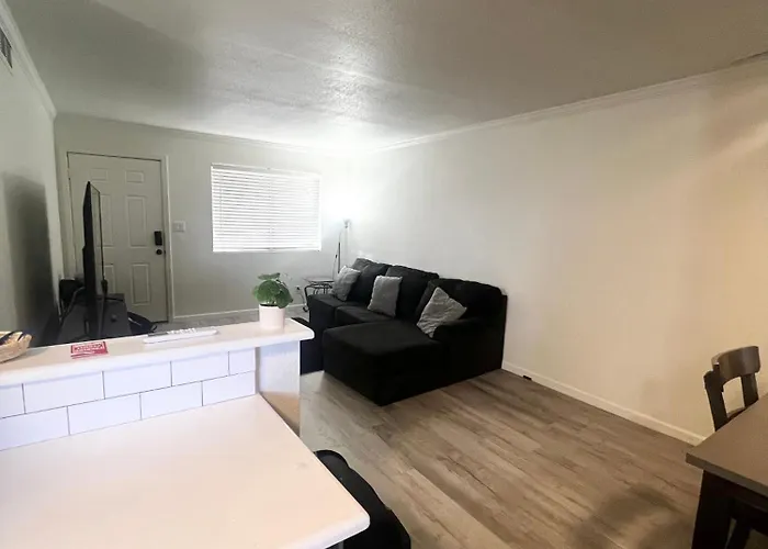 Apartment Renovated Downtown